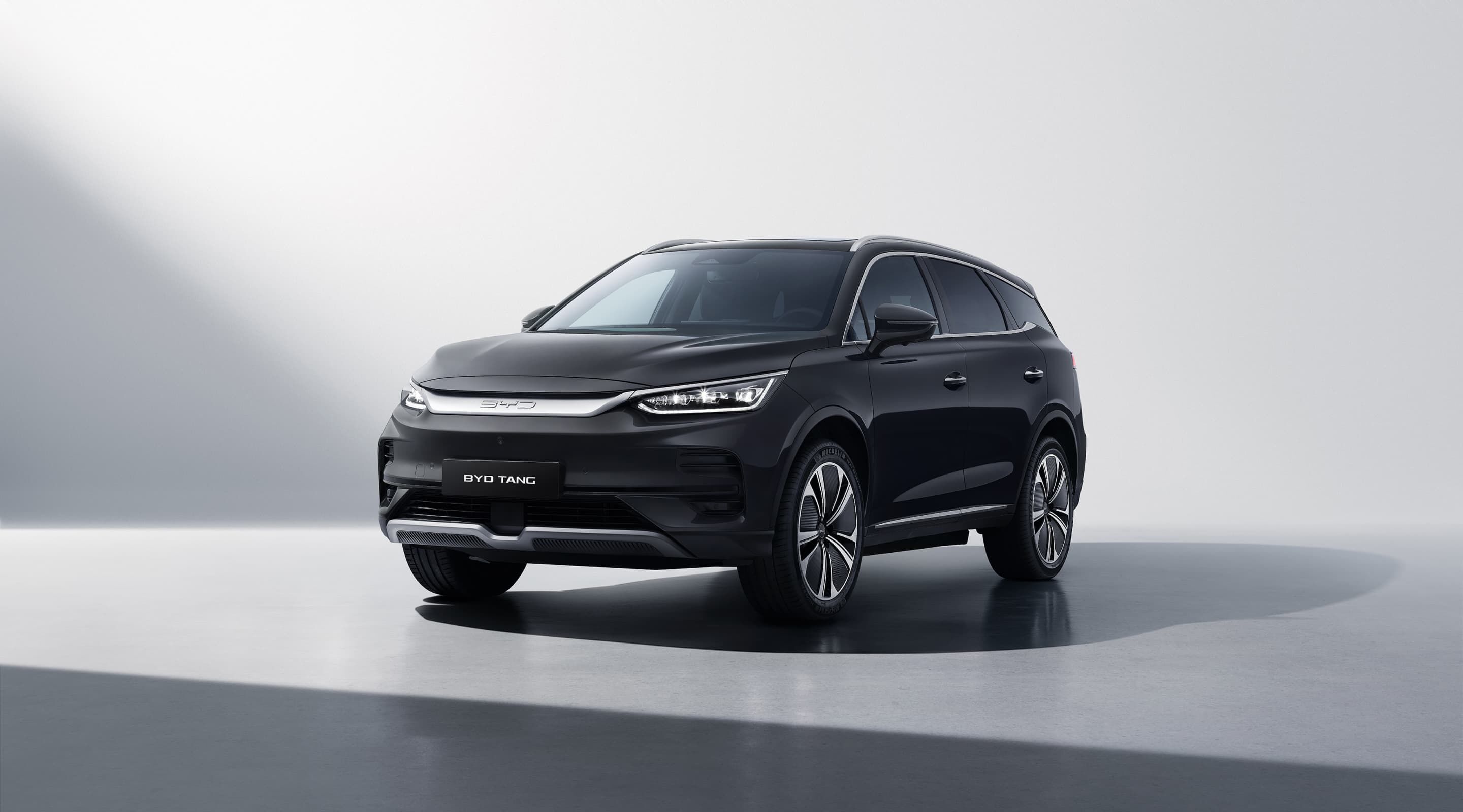 BYD TANG – Tang exterior black xl